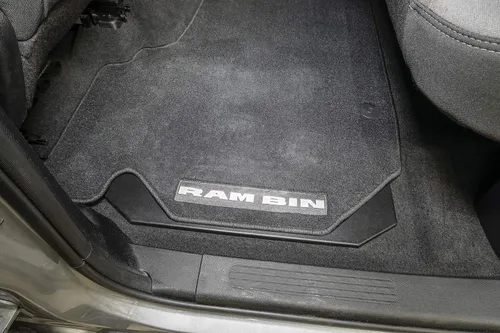 Vista 5 de Tuffy Productos de Seguridad - Tapa con Candado En el suelo para Camiones RAM 2019-2023
