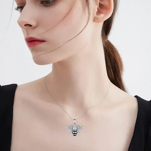 Vista 3 de Peireara BeeDragonflyButterfly Necklaces for Women 925 Sterling Silver Animal Pendant Necklace Vitage Animal Jewelry for Women Girls
