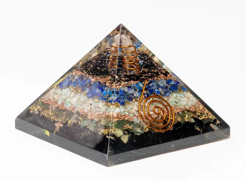 Vista 5 de Pirámide de orgón - Cristales de piedra de lapislázuli azul con punta de cuarzo envuelta en cobre