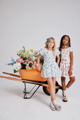 Vista 2 de The Children's Place - Vestido elegante sin mangas con dobladillo de burbuja para niñas