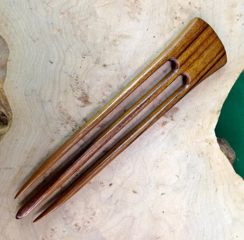 Vista 5 de JWL (1) Horquilla de madera de teca de tres puntas de 6 pulgadas para el pelo recto, estilo hawaiano
