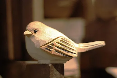 Vista 41 de Figura de pájaro de madera Azure Tit, tilo tallado a mano, marrón claro, decoración moderna para el hogar, regalo de pájaro