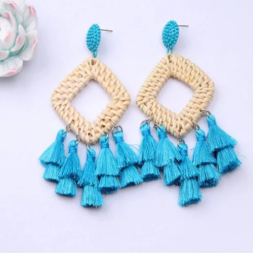 Vista 7 de CHoppyWAVE Pendientes de moda para mujer estilo bohemio diseño de rombos huecos de ratán con borlas color azul