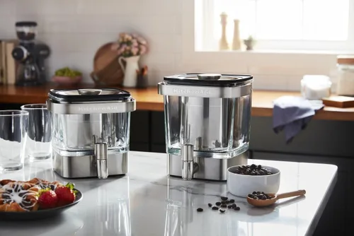 Vista 2 de Máquina de café en frío KitchenAid de 38 oz - KCM5912 Built-in Tap for Easy Dispensing, Brews Concentrate for Iced Coffee, Reusable Stainless