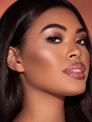 Vista 3 de SHEGLAM Glow Bloom Líquido Iluminador Impermeable Crema Iluminadora de Larga Duración con Acabado Luminoso y Perlado - Bellini Brunch