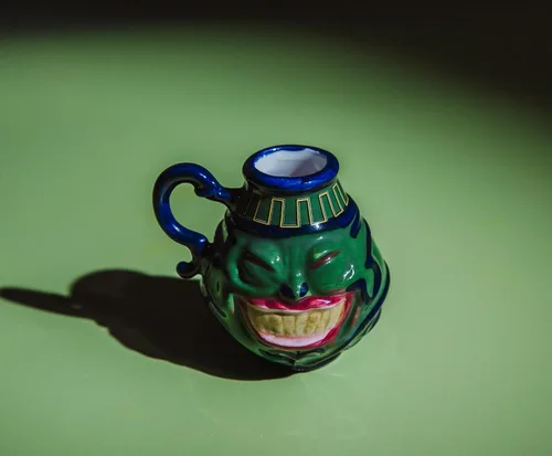 Vista 5 de Yu-Gi-Oh! Pot Of Greed - Mini taza de cerámica esculpida Taza de café pequeña con asa para expreso, capuchinos y bebidas Capacidad para 2 onzas