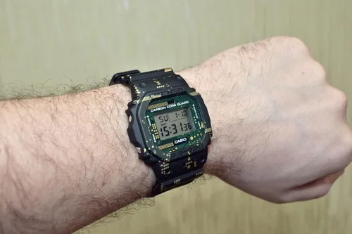 Vista 5 de Casio G-Shock - Reloj de cuarzo para hombre con correa de plástico color verde 24 modelo DWE-5600CC-3ER