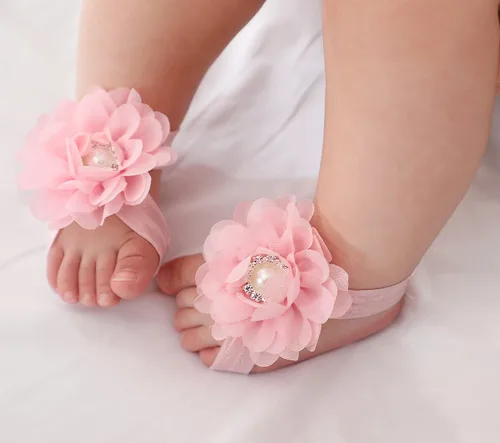Vista 2 de Cinaci 8 pares de sandalias de gasa con diamantes de imitación y flores, con diademas, accesorios para bebés, recién nacidos, niños pequeños