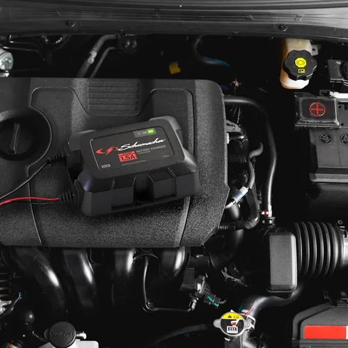 Vista 4 de Schumacher Electric 1.5A Cargador y mantenedor de batería de automóvil a bordo y solución 3 en 1, para baterías de 6V/12V de deportes acuáticos