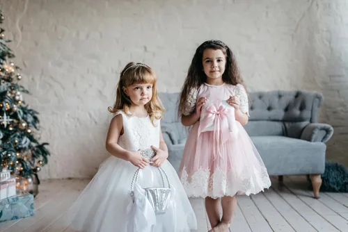 Vista 2 de Juego de almohada y cesta de anillo de marfil Colección de encaje niña de flores y cesta de bienvenida para invitados, cestas de boda hechas a