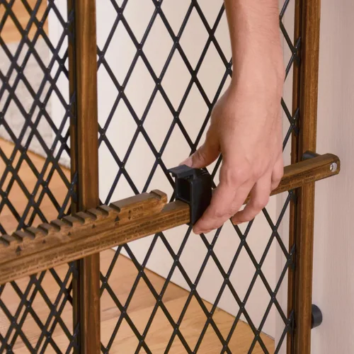Vista 8 de Evenflo Position & Lock - Puerta para bebé, montada a presión, colección Farmhouse