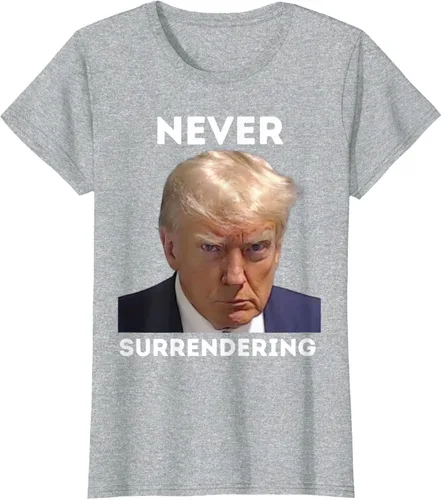 Vista 19 de Triumph Never Surrendering - Camiseta Trump Mug Shot, Negro