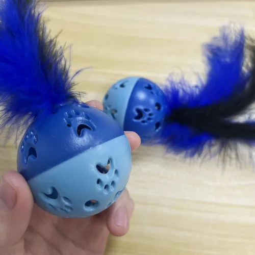 Vista 4 de BeeSpring Pelotas interactivas para gatos de juguete con campana fuerte en el interior (2 unidades, azul)