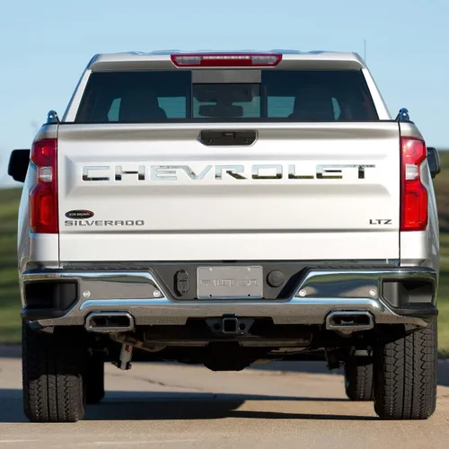 Vista 2 de Kit de letras para puerta trasera Putco Chevrolet - Acero inoxidable - Letras cortadas - Compatible con Chevy Silverado 2019-2026