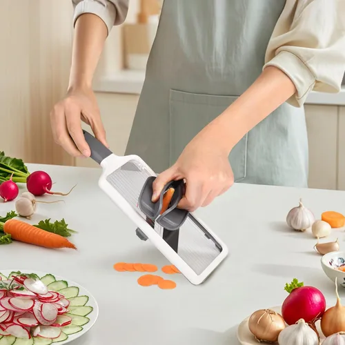 Vista 5 de Cortador de mandolina para cocina, hoja de acero inoxidable ajustable, cortador de verduras, cortador de verduras con agarre antideslizante, gris