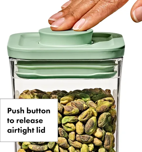 Vista 3 de OXO Good Grips juego de 3 piezas de recipientes POP con mini cucharas - Edición limitada color pistacho