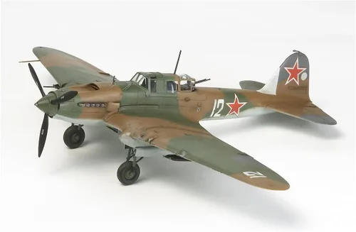 Vista 2 de Tamiya America, Inc 1/72 Ilyshin Il-2 Shturmovik Aircraft, TAM60781