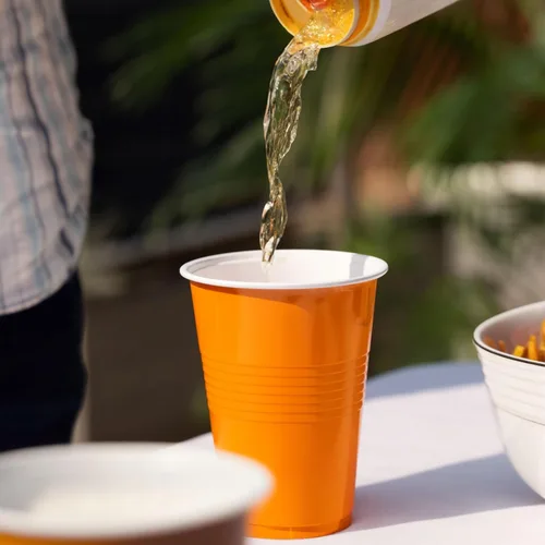 Vista 7 de TRUE Vasos desechables para fiesta naranja, vasos para bebidas para cócteles y cerveza, capacidad de 16 onzas, plástico, naranja, juego de 50
