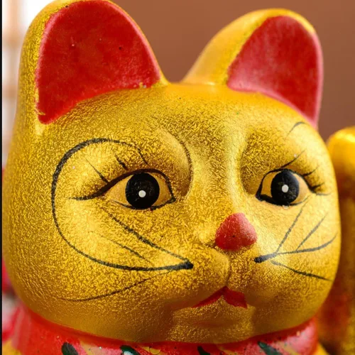 Vista 4 de Figura de Maneki Neko de porcelana con brazo agitado de gato de la suerte de 7 pulgadas