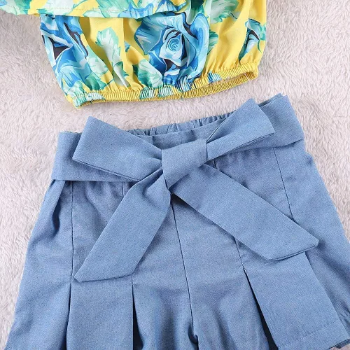 Vista 4 de Conjunto de pantalones cortos de mezclilla con volantes y hombros descubiertos para niños y niñas, conjunto de falda corta con lazo, ropa de verano