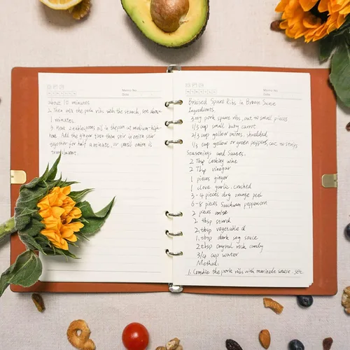 Vista 6 de Libro de recetas de cuero hecho a mano, cuaderno personalizado con nombre grabado, libros de cocina familiares personalizados, aniversario