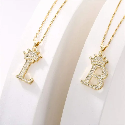 Vista 4 de cmoonry Collar con inicial de corona A-Z para hombres y mujeres, chapado en oro de 14 quilates, colgante de monograma helado con cadena de 18