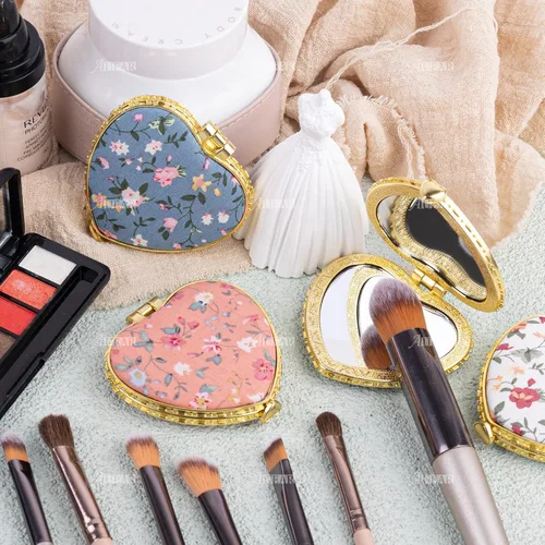 Vista 4 de AUEAR, Paquete de 4 pequeñas flores portátiles espejo de maquillaje retro floral doble cara monedero para viaje cosmético corazón