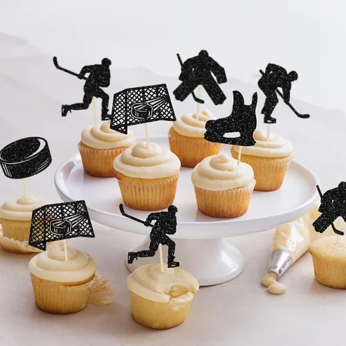 Vista 7 de Gyufise 24 adornos de hockey para cupcakes con purpurina negra, jugadores de hockey con purpurina, selecciones de cupcakes, hockey sobre hielo