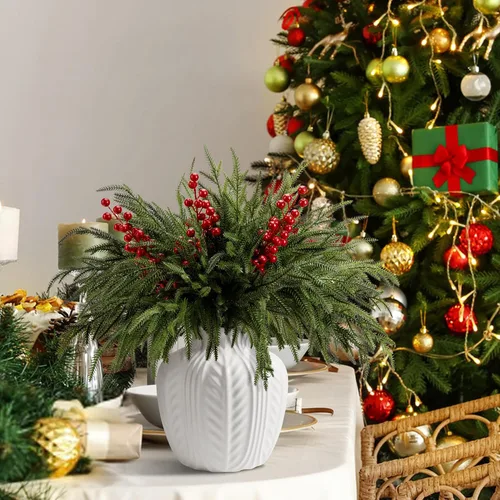 Vista 5 de Paquete de 15 ramas de pino de Norfolk de Navidad, tallo de bayas rojas Un