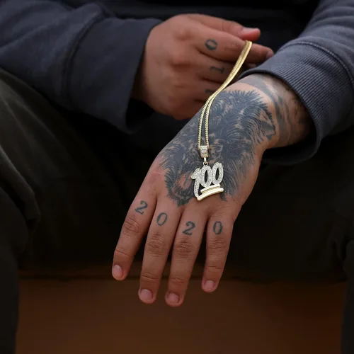 Vista 6 de Collar de hip hop tipo cadena cubana con Emoji 100, 3 mm, 30", dorada, para hombre