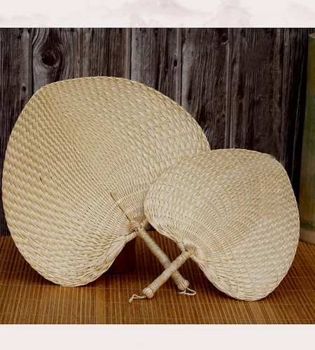 Vista 3 de TJCGCKK - Ventilador de paja tejida hecha a mano para verano, ventilador de mano de ratán, rafia, caña de caña, ventilador de paleta manual natural