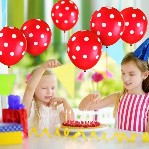 Vista 5 de Sumind 100 globos de látex de lunares negros y rojos, decoraciones de mariquita y fresa para decoración de fiestas, cumpleaños, suministros de boda