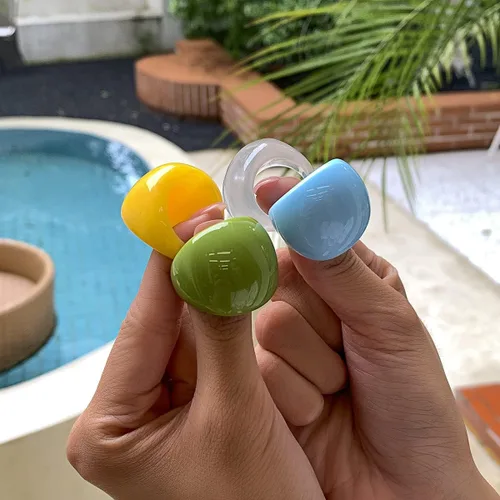Vista 5 de Juego de anillos coloridos de acrílico grueso de banda ancha, anillos de resina gruesos para nudillos, anillos apilables, joyería Y2K para mujer