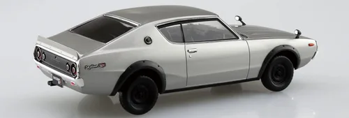 Vista 3 de Aoshima Nissan C-110 Skyline GT-R (Plata) 1:32 Escala Kit de Modelo de Plástico