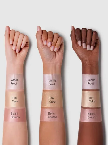 Vista 7 de SHEGLAM Glow Bloom Líquido Iluminador Impermeable Crema Iluminadora de Larga Duración con Acabado Luminoso y Perlado - Bellini Brunch