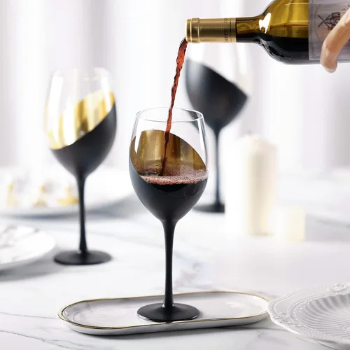Vista 7 de MyGift Juego de 4 Copas de Vino, Copas de Vino Tinto de 14oz, Cristalería Moderna Negro Mate y Dorado, Elegantes Copas de Bar para Bodas, Fiestas