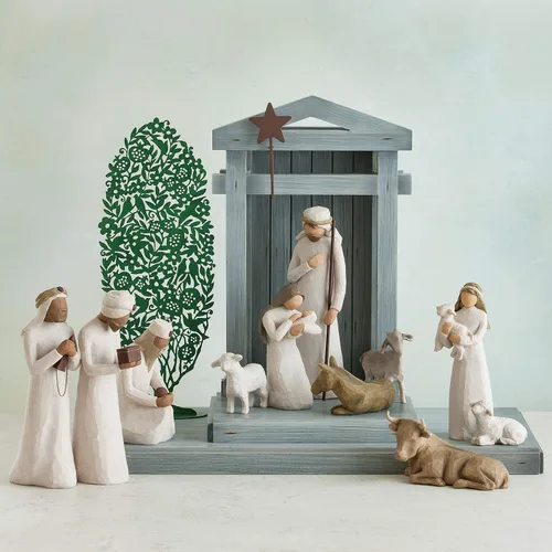 Vista 4 de Willow Tree Los Tres Reyes Magos, Siguen una Estrella para Encontrar la Luz del Mundo, Conjunto de Figuras Caminando, Inclinándose, Arrodilladas