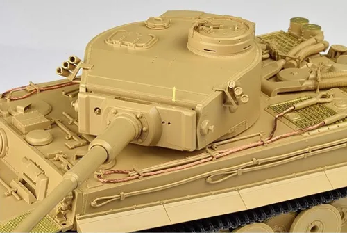 Vista 2 de Rye Field Model 1/35 Tiger I Pz.Kpfw.VI Ausf.E Sd.Kfz.181 Kit