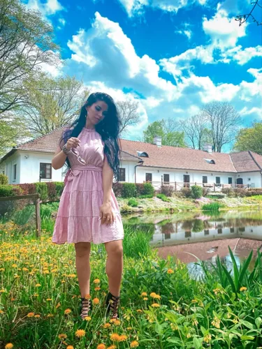 Vista 4 de FARYSAYS - Vestido corto sin mangas con volados cuello redondo y lazo en la cintura para mujer vestido casual corto con falda estilo campana