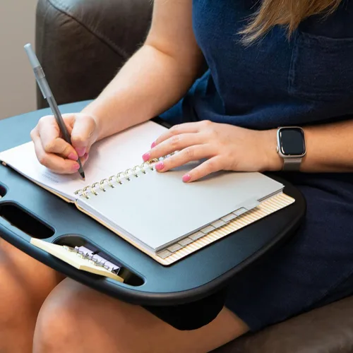 Vista 8 de LAPGEAR MyDesk Escritorio de Regazo con Repisa para Dispositivos y Soporte para Teléfono - Negro - Se Adapta a Portátiles de hasta 15.6 Pulgadas