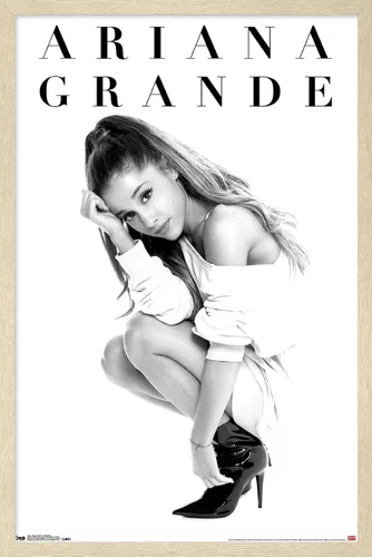 Vista 7 de Trends International Ariana Grande - Póster de pared de luna de miel, 22.4 pulgadas de largo x 14.7 pulgadas, versión enmarcada en madera de granero