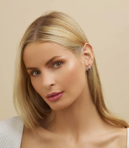 Vista 3 de Barzel Aretes de ópalo blanco chapados en oro blanco para mujer, fabricados en Brasil