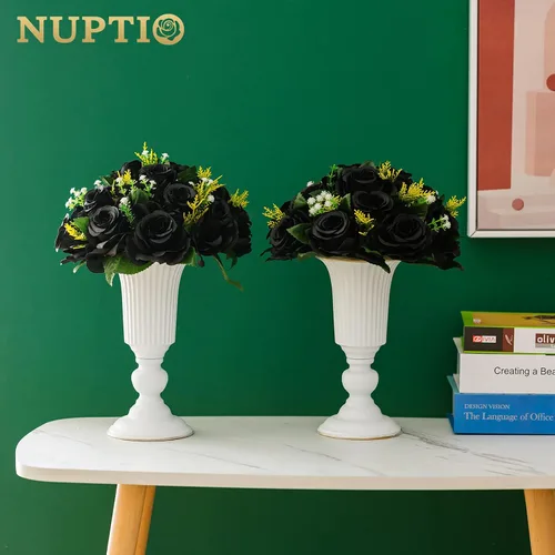 Vista 3 de NUPTIO Rosas Artificiales Negras Flores: Ramo de Flores Falsas Decoraciones de Halloween - 15 Cabezas Centros de Mesa de Rosas Artificiales con Base