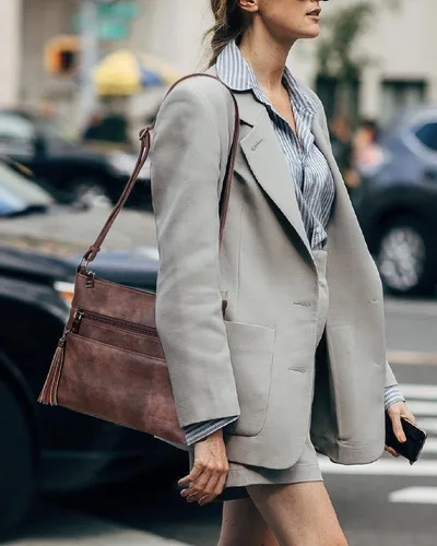 Vista 7 de MASINTOR Bolsos cruzados para mujer, bolso cruzado ligero y mediano, de cuero suave, bolsos de hombro para mujer con borla, café (Vintage Coffee)