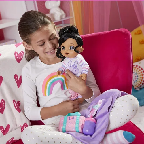 Vista 3 de Baby Alive Muñeco de bebé con temática de conejo, muñecas de 12 pulgadas con temática de hora de dormir, saco de dormir y accesorios de muñeca