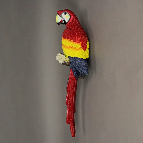 Vista 6 de Zeckos Escultura de pared de resina de loro guacamayo escarlata, 18 pulgadas