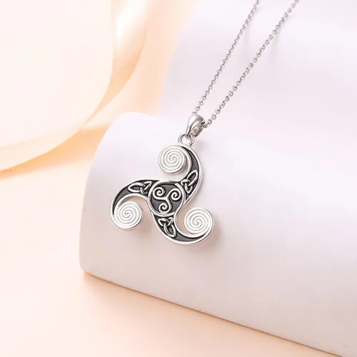 Vista 4 de Collar celta de plata de ley con nudo celta irlandés, nudo de amor, nudo triquetra, collar de Claddagh para mujer
