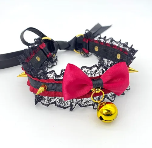 Vista 3 de EverGlimp Gargantilla gótica negra y roja para mujer, encaje vintage y tachuelas con lazo rojo, gatitonekololitabrujavampiro collar de gargantilla