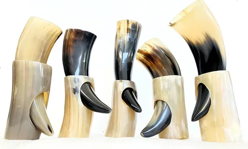 Vista 6 de 5 tazas de cuerno vikingo Regalo vikingo para hombres 100% natural nórdico Copa Ale Mead taza de cerveza vino con soporte de 10 onzas