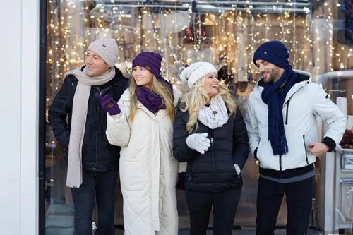 Vista 4 de Funky Junque Conjunto de bufanda y sombrero para hombres y mujeres, gorro a juego, ropa de invierno, regalos de Navidad, gorro de punto cálido